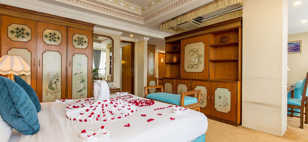 Honeymoon Suite Room
