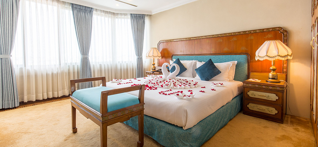 Honeymoon Suite Room